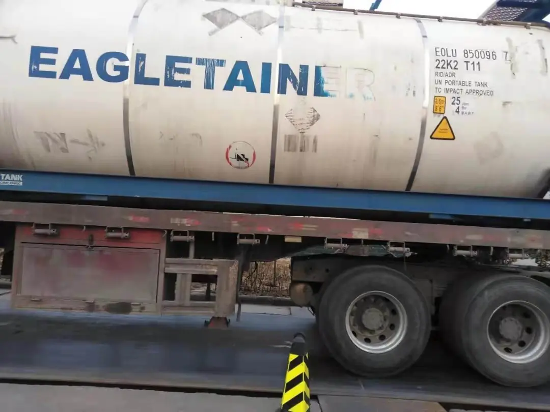 Liquid sodium methoxide in an ISO tank, EOLU 8500967